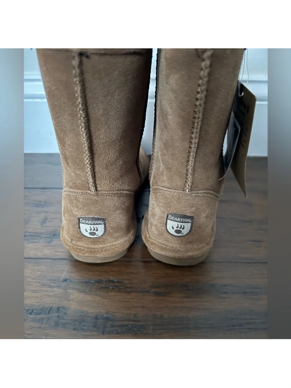 New BEARPAW Kids Brown Cozy Shearling-Lined Suede Boots - Picture 5 of 6